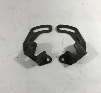 Achterbank bevestings beugel rechts TJ